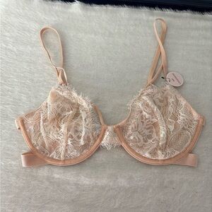 Forever 21 Elegant underwire Lace Bralette in Cream Size 34C New with tag